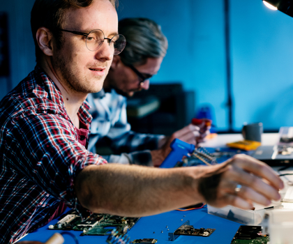 Hardwarový inženýr(ka) / vývojář(ka) - (pozice vhodná i pro absolventy)